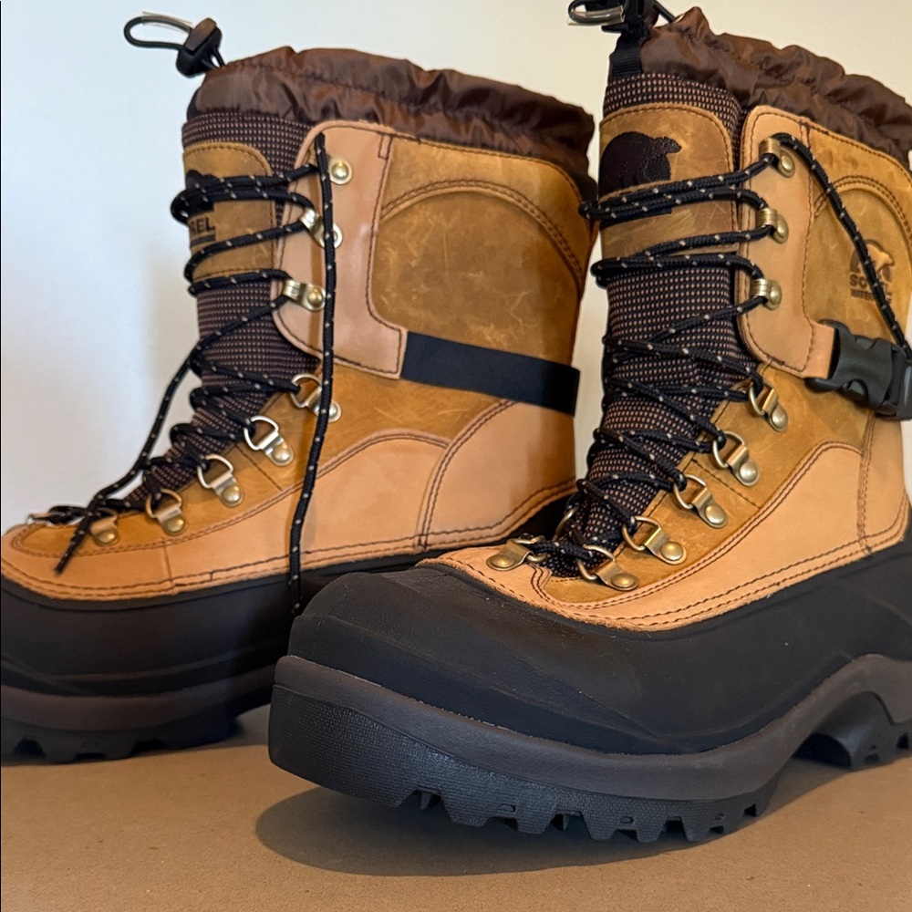 Sorel two tone tan and black Men's winter boots